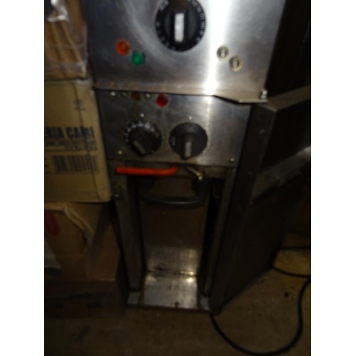 772 - Valentine chip fryer & Fosters extraction hood – sold for spares