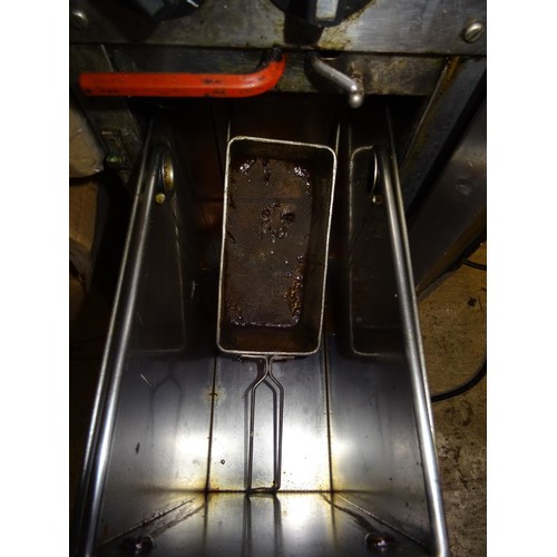 772 - Valentine chip fryer & Fosters extraction hood – sold for spares