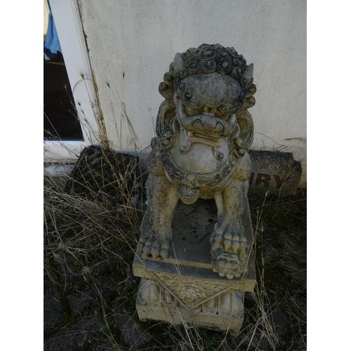 835 - Pair of resin Chinese modern foo dogs garden ornaments. 1 a/f - both coming 2 parts total measuremen... 