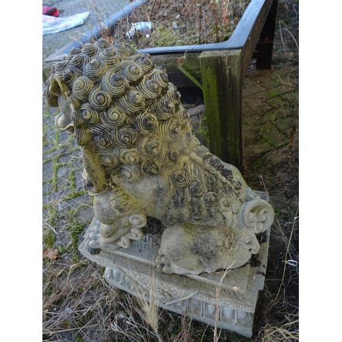 835 - Pair of resin Chinese modern foo dogs garden ornaments. 1 a/f - both coming 2 parts total measuremen... 