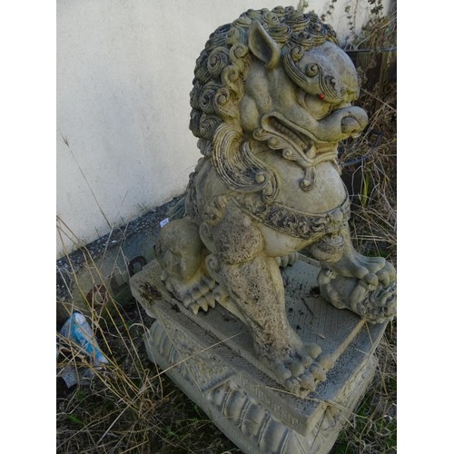 835 - Pair of resin Chinese modern foo dogs garden ornaments. 1 a/f - both coming 2 parts total measuremen... 