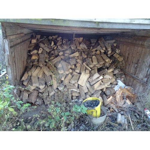 837 - Large qty of firewood