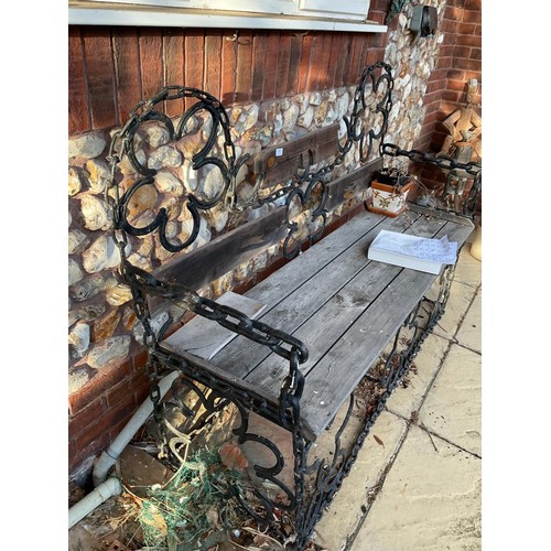 795 - Horseshoe & chain garden bench