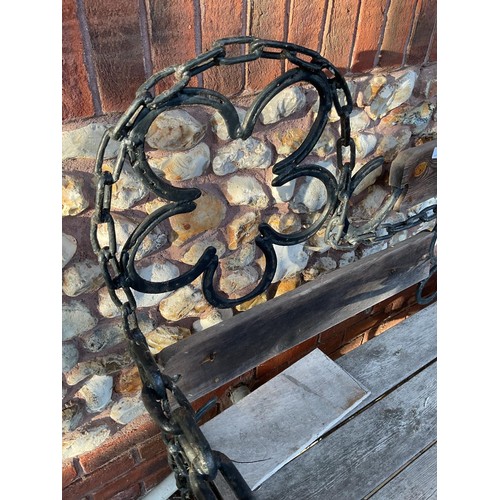 795 - Horseshoe & chain garden bench