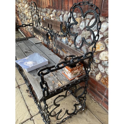 795 - Horseshoe & chain garden bench