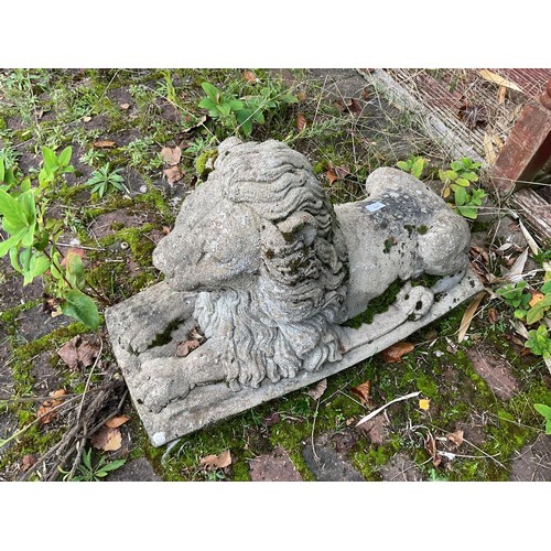 801 - Pair of concrete laying lions