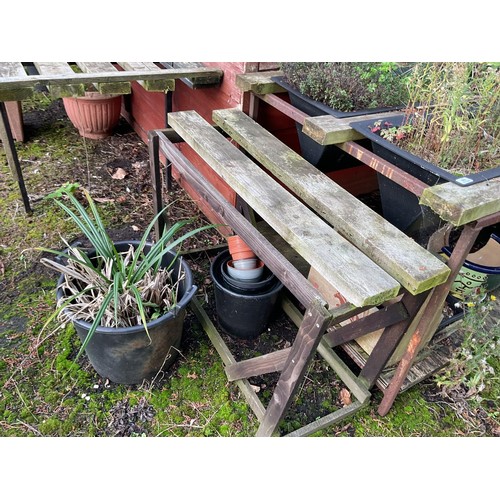 805 - Qty of various iron framed table planters etc