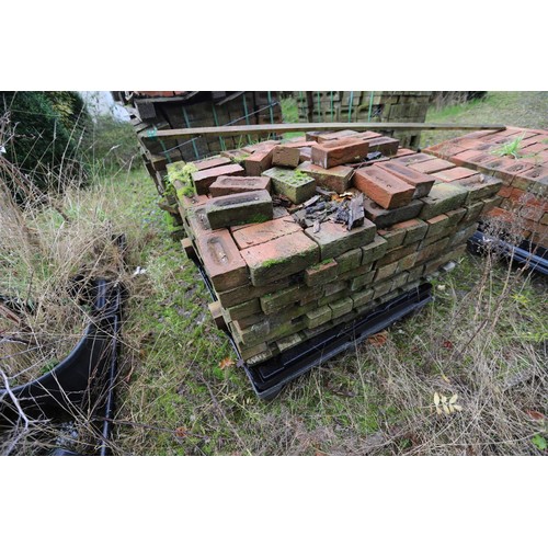 377 - 3 x pallets of bricks