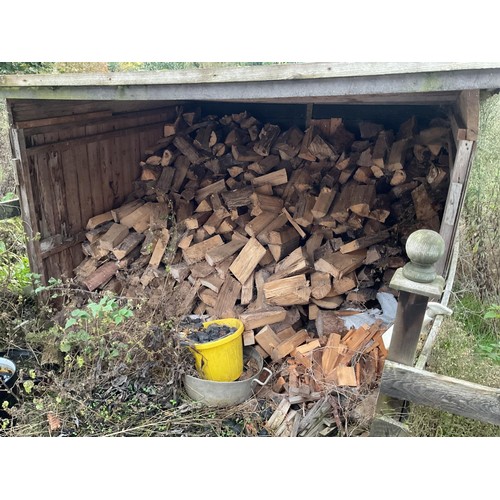 837 - Large qty of firewood