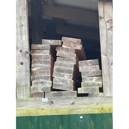 658 - Large bundle of various timber