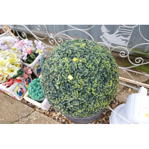 18 - Plastic rib planter with artificial topiary ball