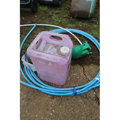 61 - Blue water pipe, fixings, feeder & container