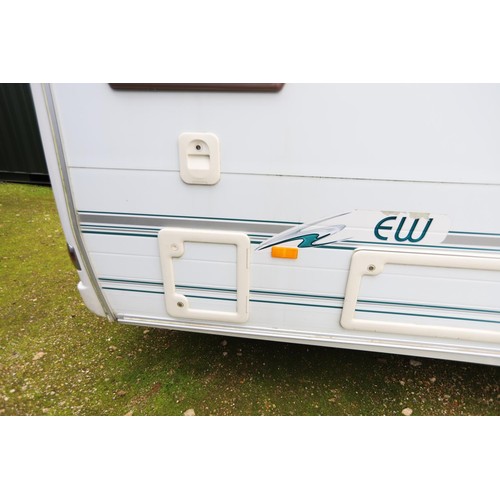 7 - Lexon Lunar 4 birth caravan with solar panel, water barrels, cooker, fridge, heater, shower/wc - lig... 