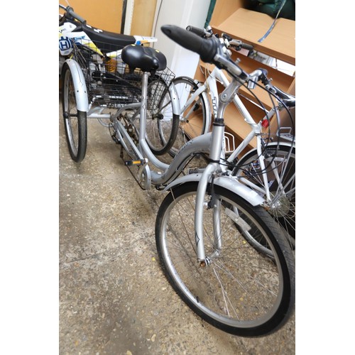 92 - Adult 3-wheeler bike Ammaco free & easy