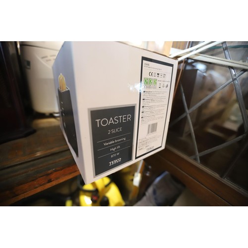 315 - Tesco 2 slice toaster (brand new) - warranted until 12 noon Tuesday following the above sale