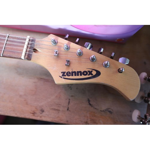 453 - Electric guitar sonic body, black fendal zennox