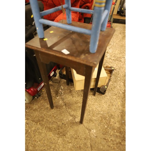 84 - Child's chair & square table