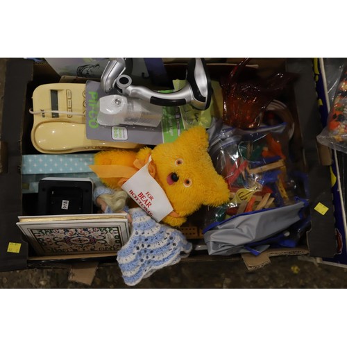 91 - Qty of misc, incl soft toys, kitchen ware, cleaning, tea towels, etc