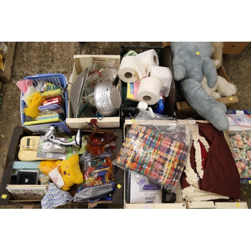 91 - Qty of misc, incl soft toys, kitchen ware, cleaning, tea towels, etc