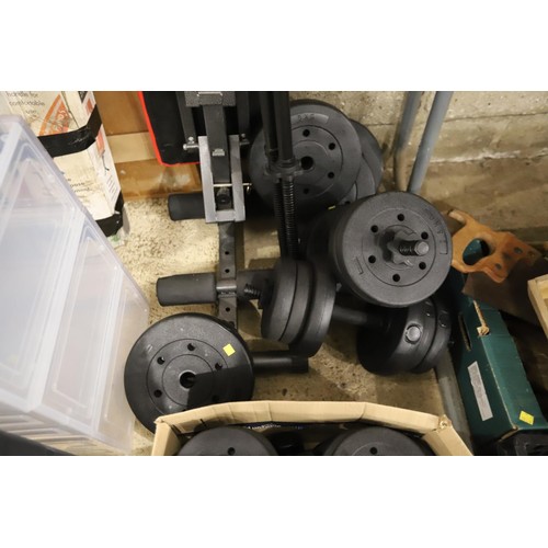 137 - Indoor gym weights/fitness equipment, bench, 5kg, 2.5kg weights, 2 long bars, 2 short bars, 2 dumbbe... 