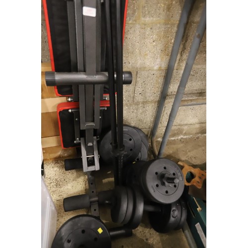 137 - Indoor gym weights/fitness equipment, bench, 5kg, 2.5kg weights, 2 long bars, 2 short bars, 2 dumbbe... 