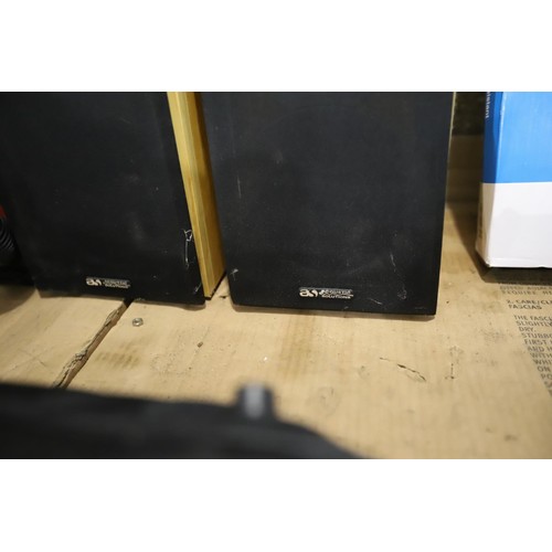 145 - Set of speakers acoustic solution