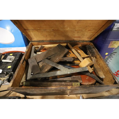 152 - Builders tool & box