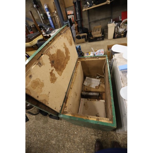 203 - Large pine box, green