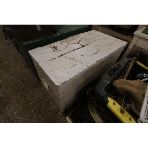 205 - Large pine box, white