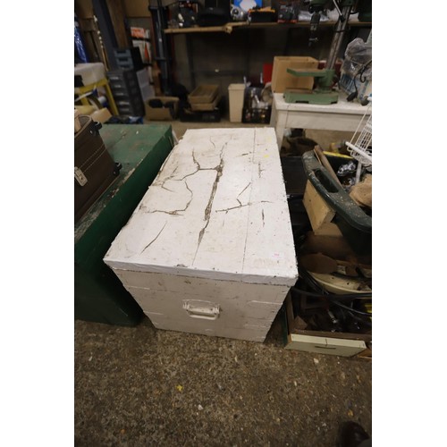 205 - Large pine box, white