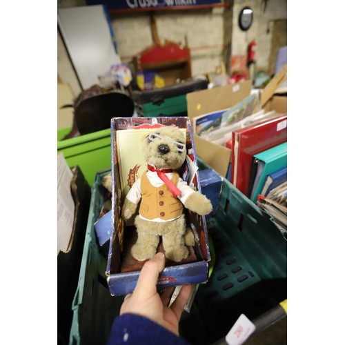 280 - 3 meerkat toys