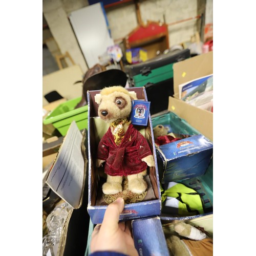 280 - 3 meerkat toys