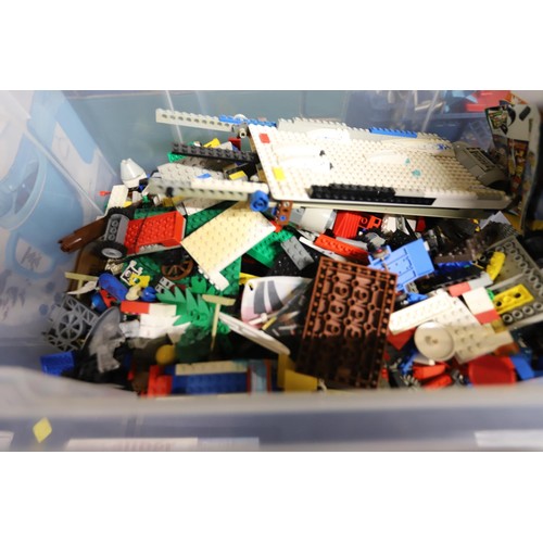 289 - Box of Lego