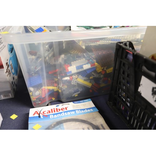 289 - Box of Lego