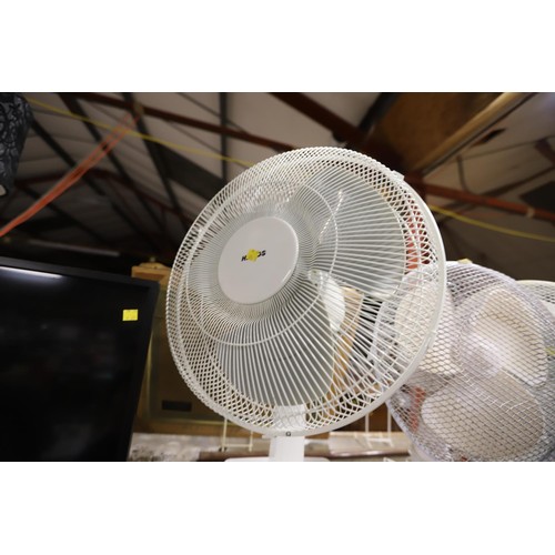 306 - 3x desktop fans - warranted until 12 noon Tuesday following the above sale