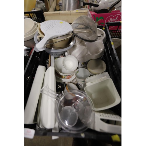 333 - Qty of kitchenware, incl Pyrex, crockery, bread bin