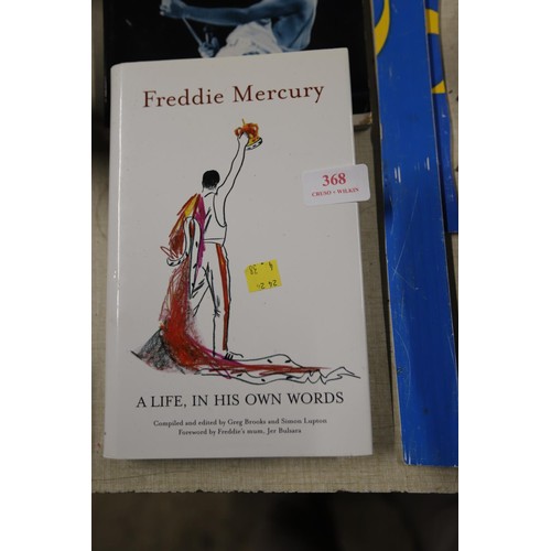 368 - 4 books on Freddy Mercury