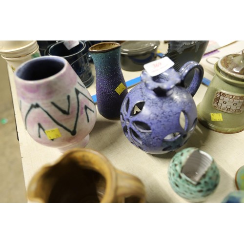 369 - Studio pottery