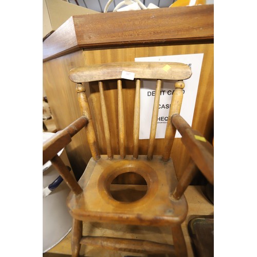 387 - Child's potty training chair