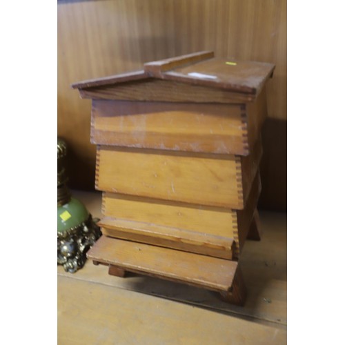 415 - Sewing box (bee hive style)