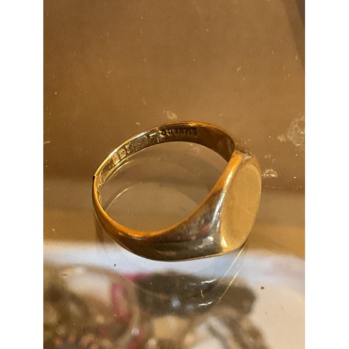 538 - Gents gold signet ring - blank, no initials