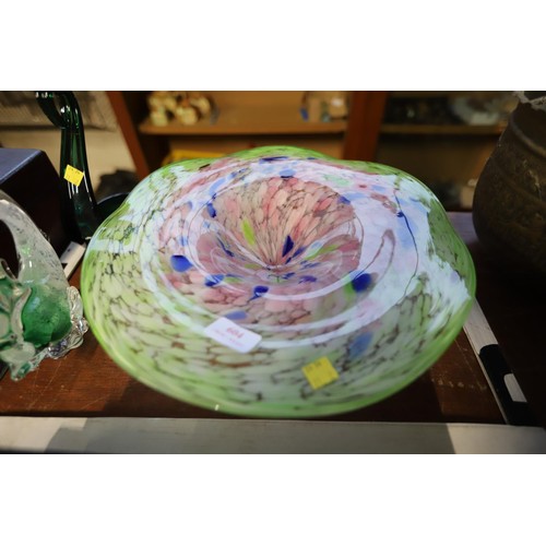 604 - Green themed Studio glass, incl large large bowl