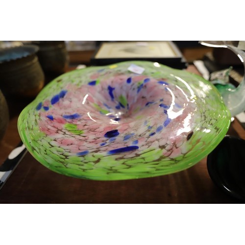 604 - Green themed Studio glass, incl large large bowl