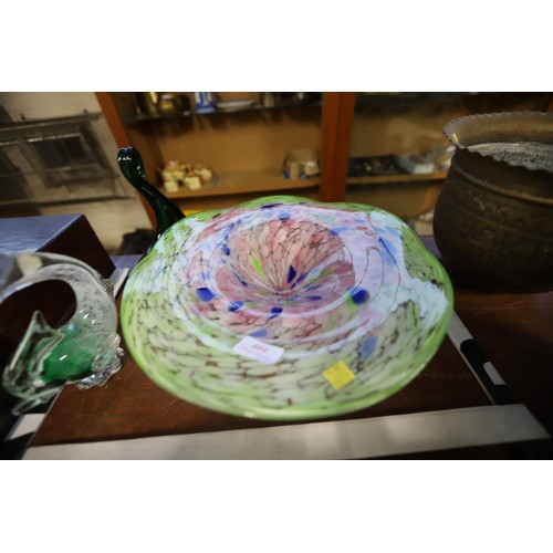 604 - Green themed Studio glass, incl large large bowl