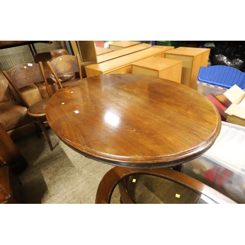 680 - Antique tilt top mahogany table