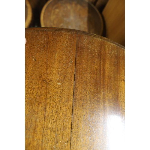 680 - Antique tilt top mahogany table