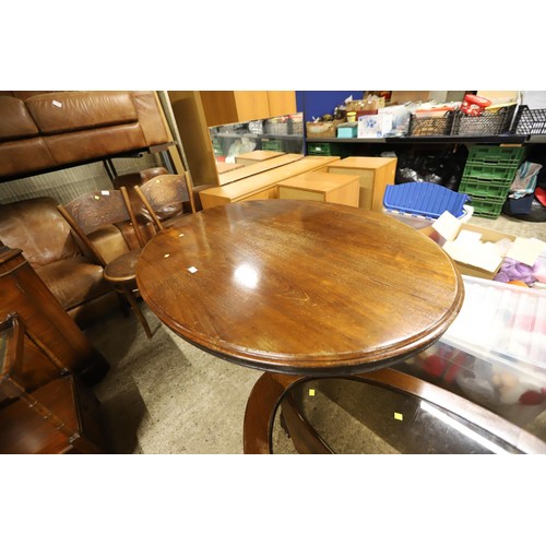 680 - Antique tilt top mahogany table