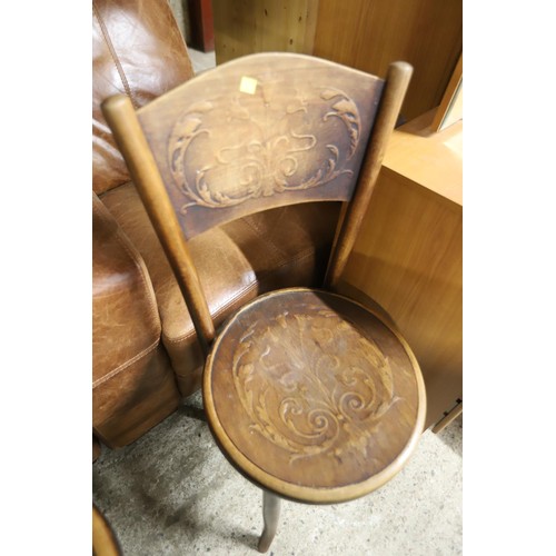 679 - Pair of Bentwood chairs