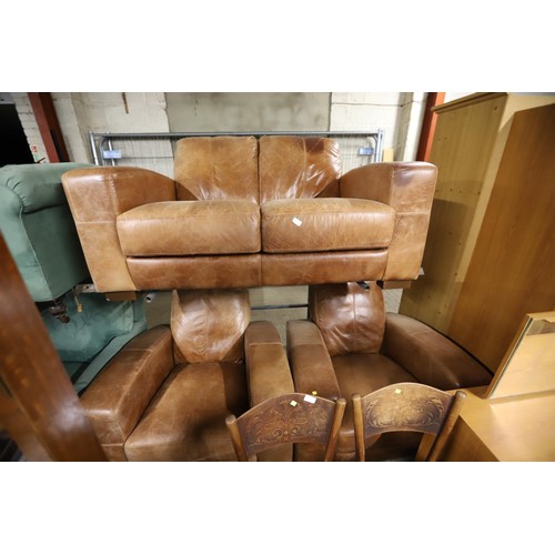 678 - 3 piece leather suite, consisiting of 2 armchairs & 2-seater sofa