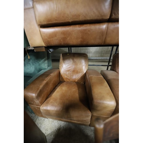 678 - 3 piece leather suite, consisiting of 2 armchairs & 2-seater sofa